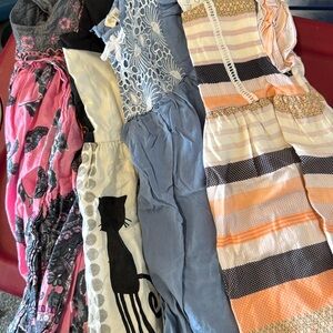 Girls sleeveless dresses. 4T.